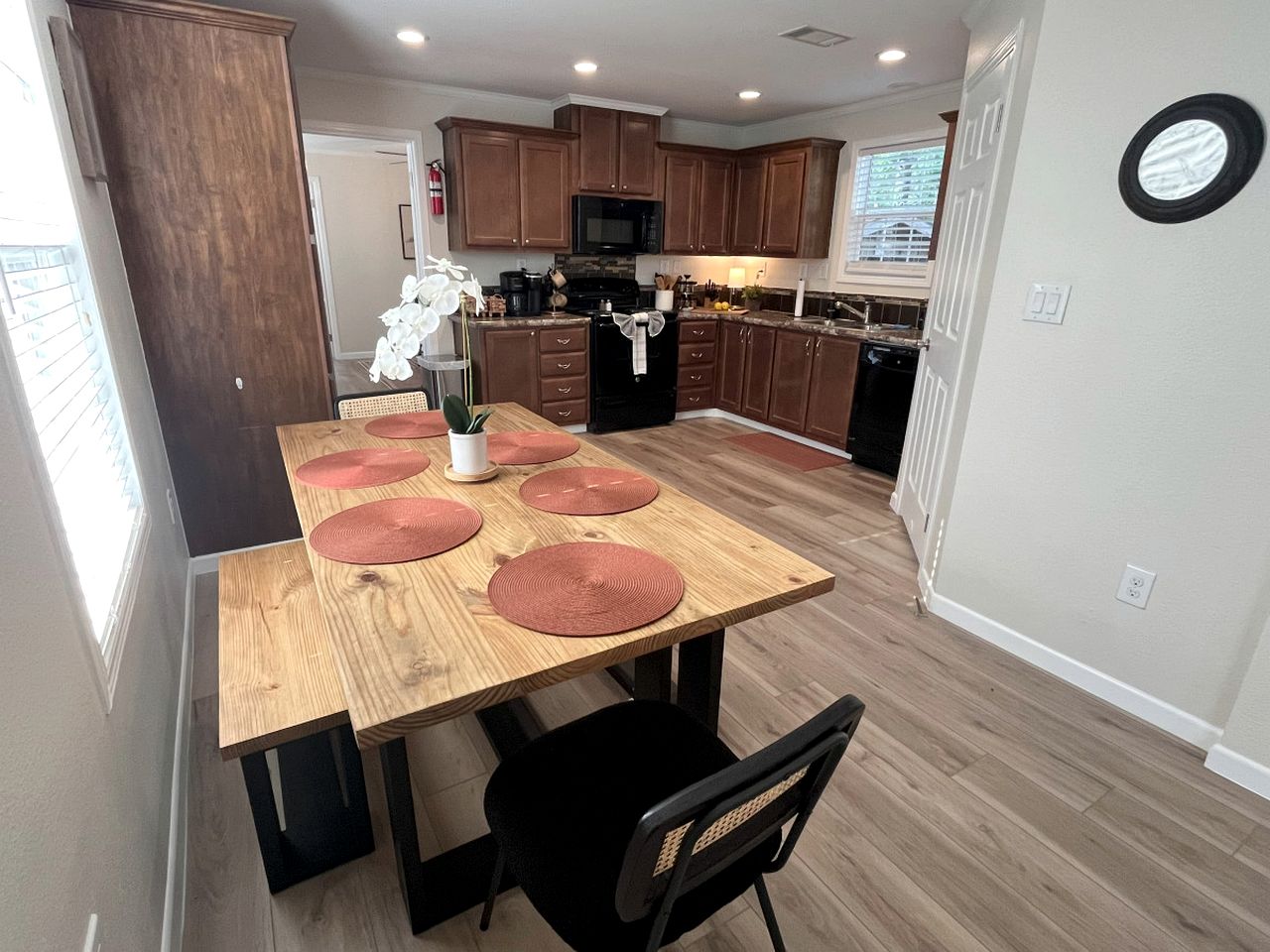 Spacious Modern Cabin on Toledo Bend Lake with Gorgeous Deck and Patio for an Amazing Family Getaway in Hemphill, Texas