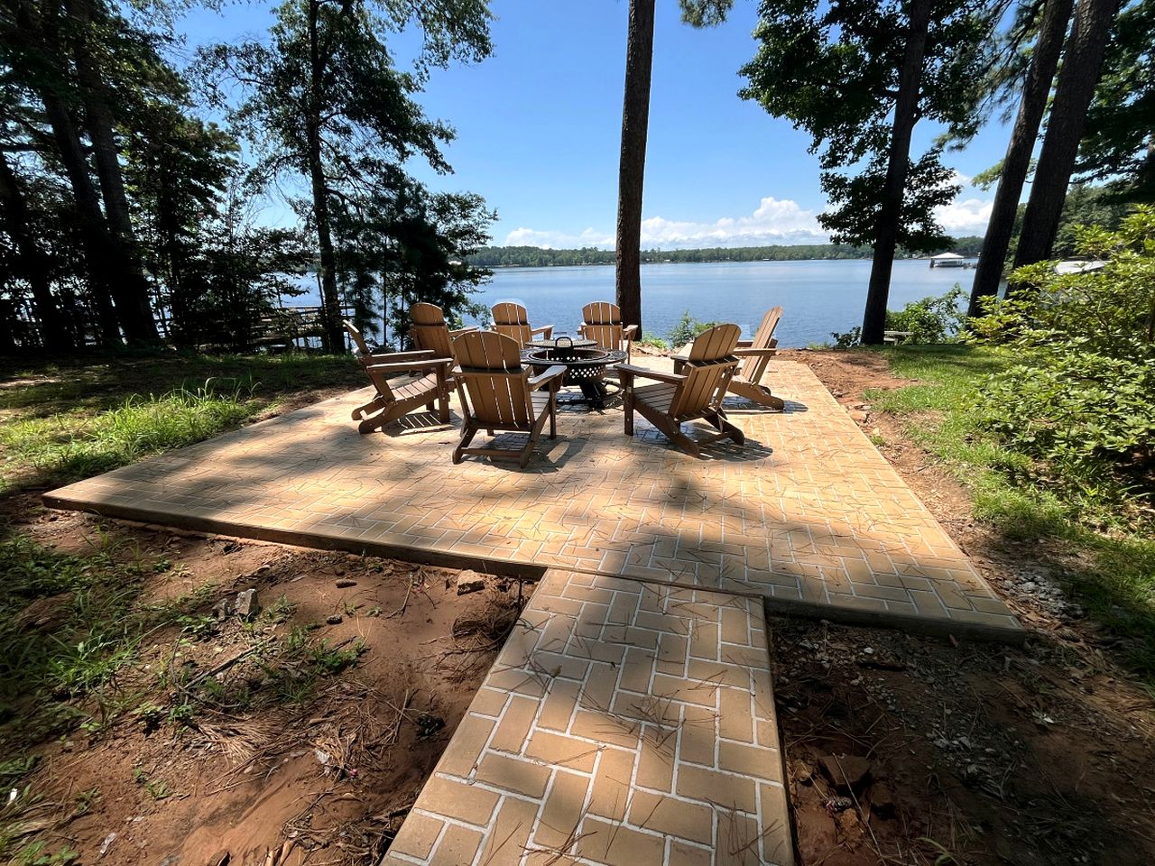 Spacious Modern Cabin on Toledo Bend Lake with Gorgeous Deck and Patio for an Amazing Family Getaway in Hemphill, Texas