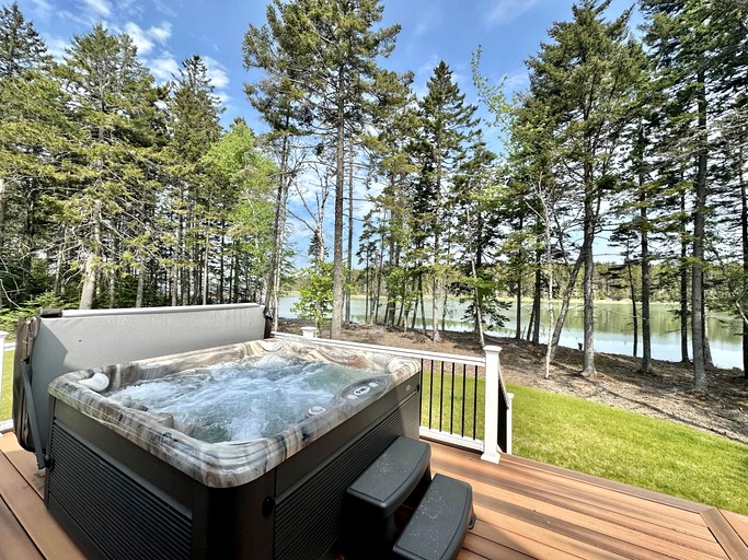 Cabins (United States of America, Milbridge, Maine)