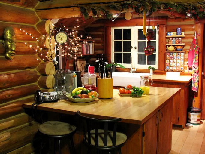 Cottages (Chelsea, Quebec, Canada)