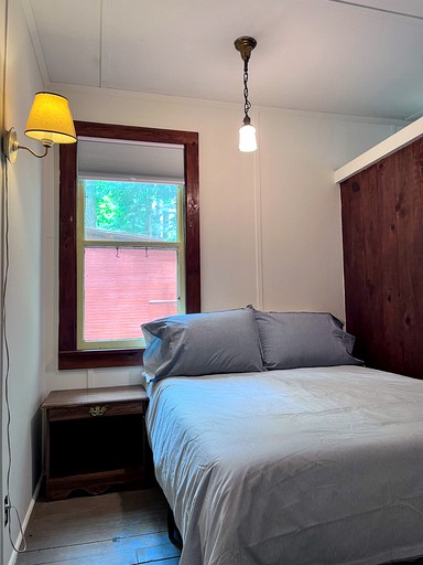 Cabins (United States of America, Corinth, New York)