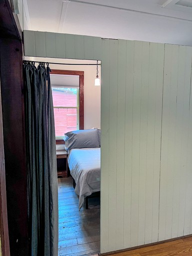 Cabins (United States of America, Corinth, New York)