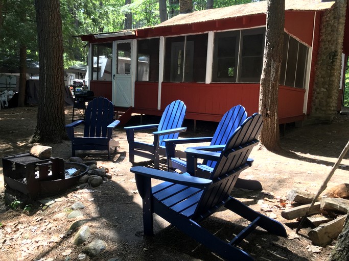 Cabins (United States of America, Corinth, New York)