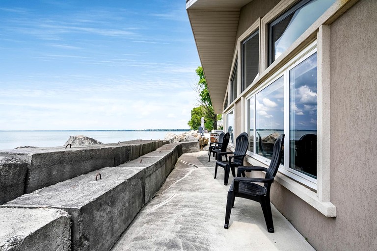 Cottages (Canada, Leamington, Ontario)