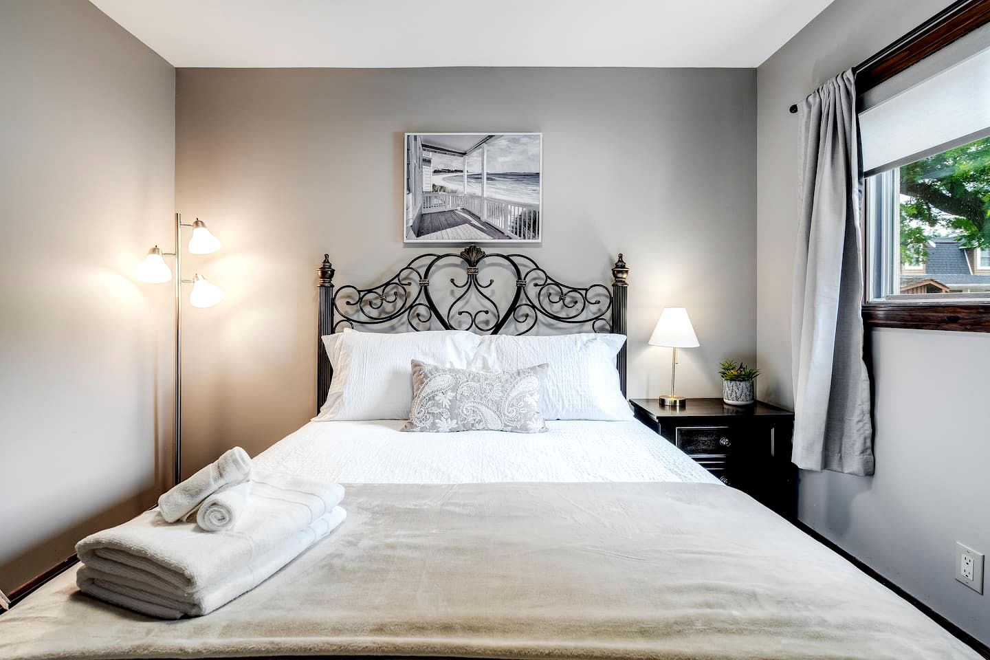 Waterfront Relaxing Cottage Ideal to Create New Memories in Ontario