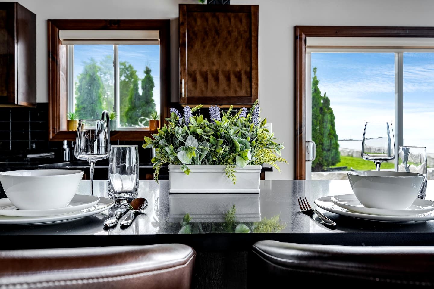 Waterfront Relaxing Cottage Ideal to Create New Memories in Ontario