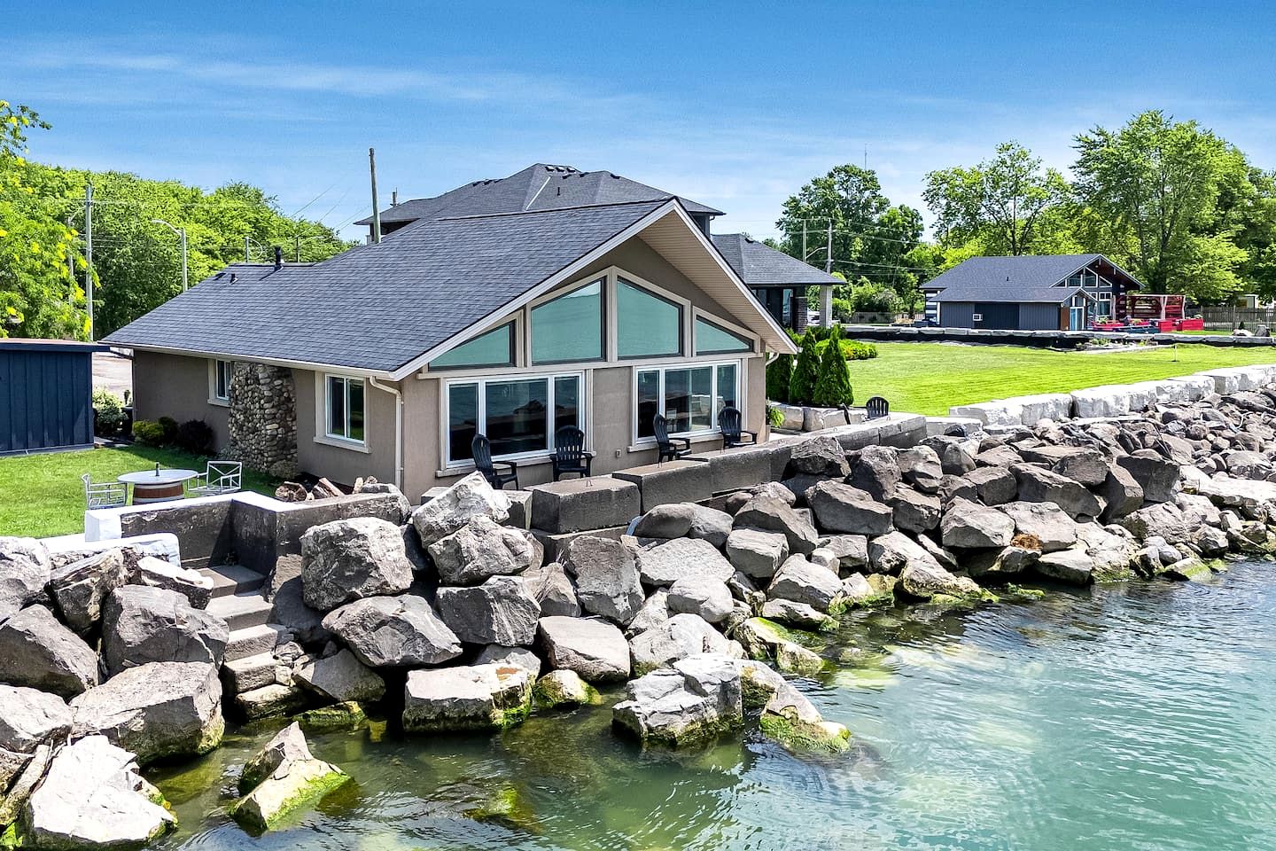 Cottages (Canada, Leamington, Ontario)