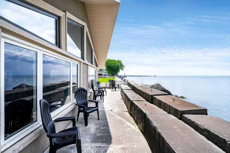 Cottages (Canada, Leamington, Ontario)