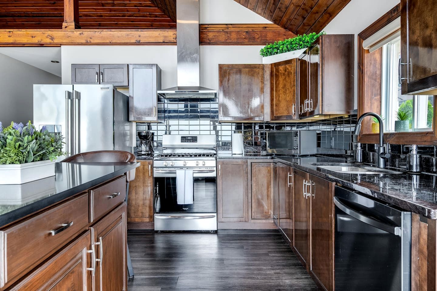 Waterfront Relaxing Cottage Ideal to Create New Memories in Ontario