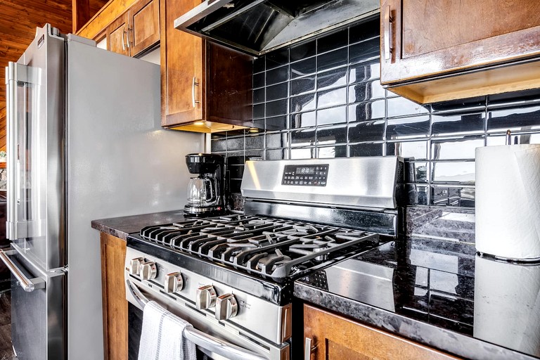 Cottages (Canada, Leamington, Ontario)