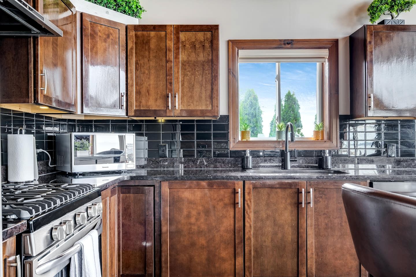 Waterfront Relaxing Cottage Ideal to Create New Memories in Ontario