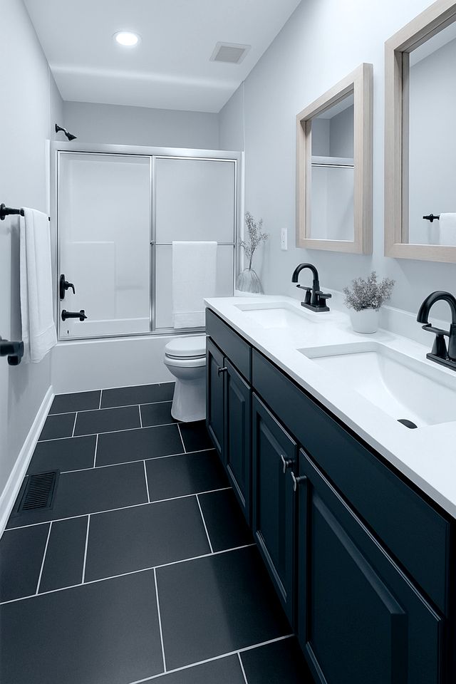 Waterfront Retreat with Spectacular Interior, Jacuzzi and Game Room in NC