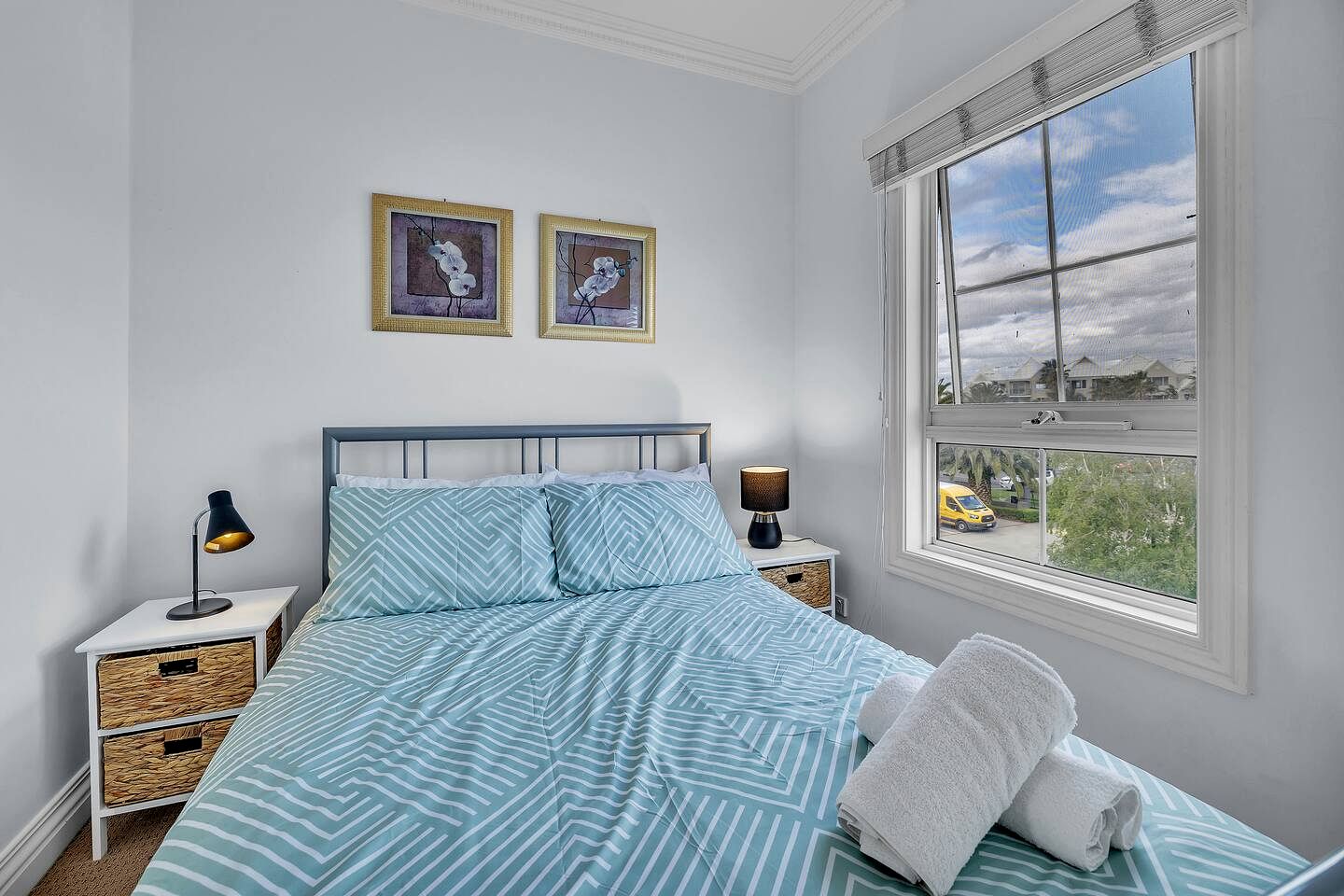 Modern Waterfront Getaway with Marina Outlook near Patterson River in Patterson Lakes, Victoria