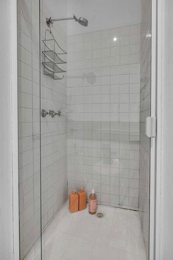 Vacation Rentals (Australia, --, --)