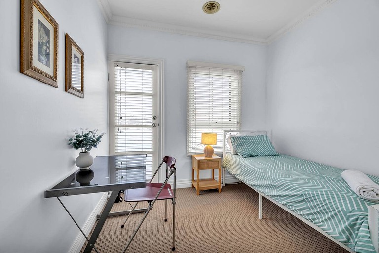 Vacation Rentals (Australia, --, --)