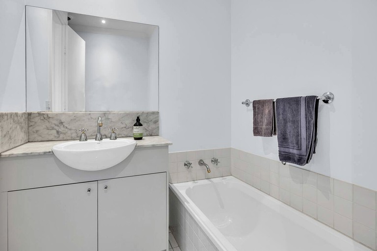 Vacation Rentals (Australia, --, --)