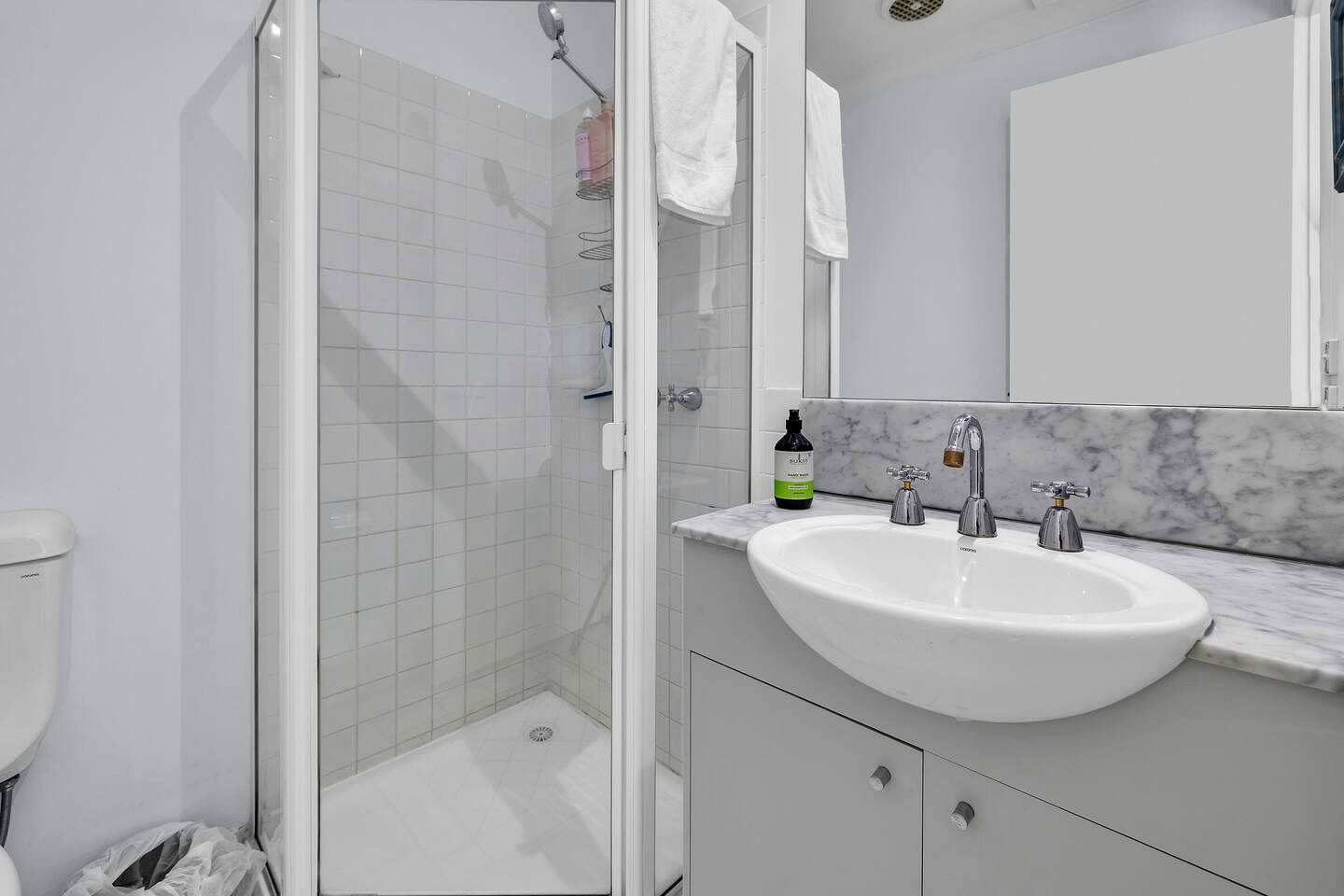 Modern Waterfront Getaway with Marina Outlook near Patterson River in Patterson Lakes, Victoria