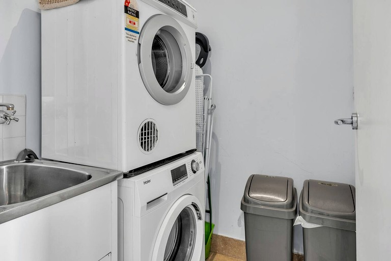 Vacation Rentals (Australia, --, --)