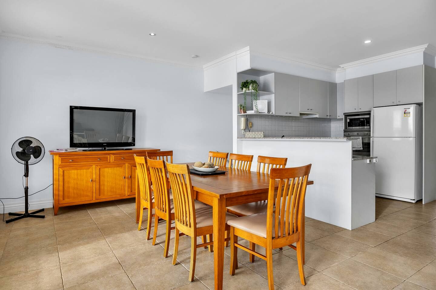 Modern Waterfront Getaway with Marina Outlook near Patterson River in Patterson Lakes, Victoria