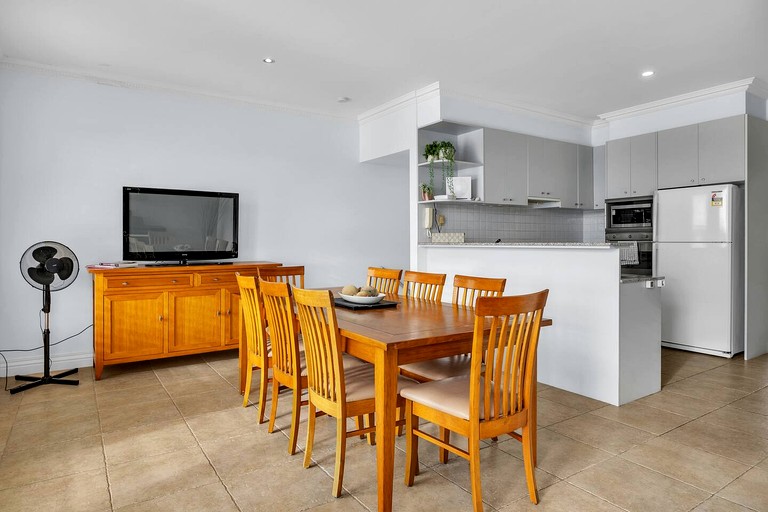 Vacation Rentals (Australia, --, --)