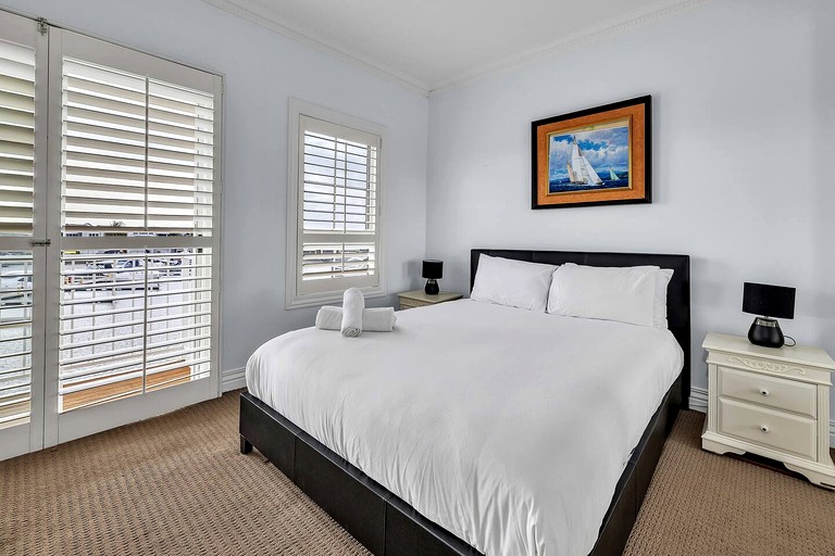 Vacation Rentals (Australia, --, --)