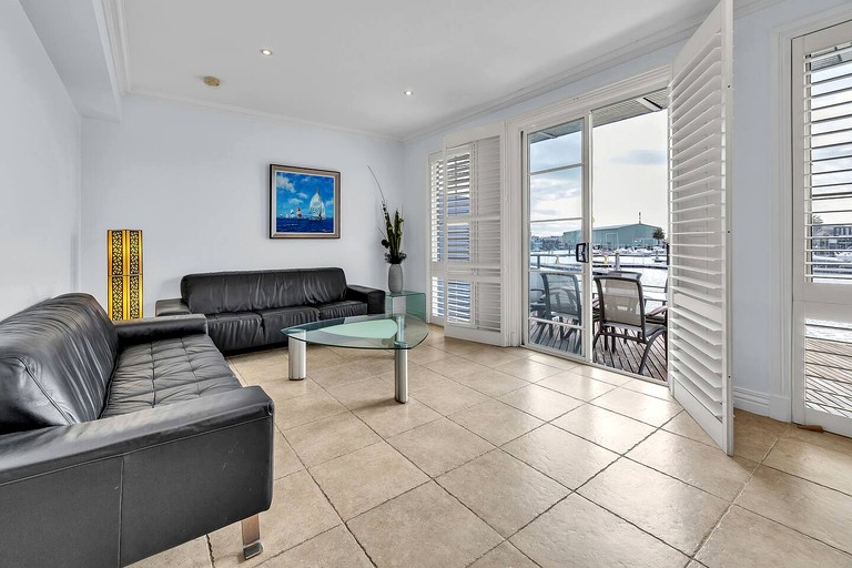 Vacation Rentals (Australia, --, --)