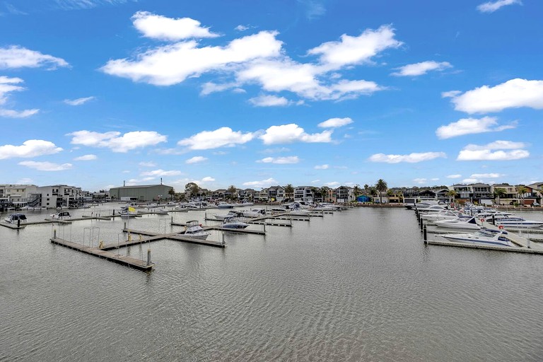 Vacation Rentals (Australia, --, --)