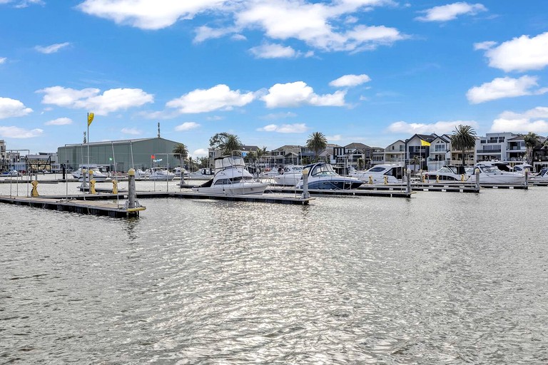 Vacation Rentals (Australia, --, --)