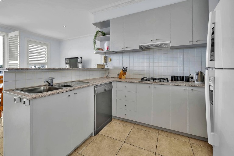 Vacation Rentals (Australia, --, --)