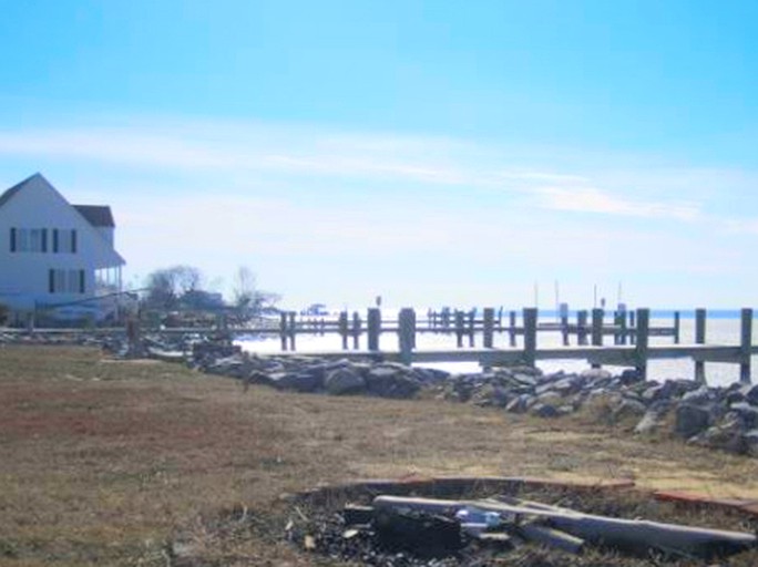 Cabins (Fishing Creek, Maryland, United States)