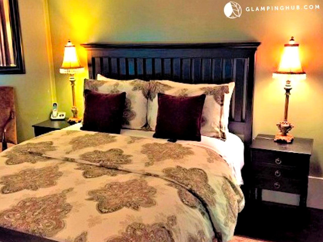 Charming Waterfront Rental for a Weekend Getaway near Mohawk State Park, Connecticut