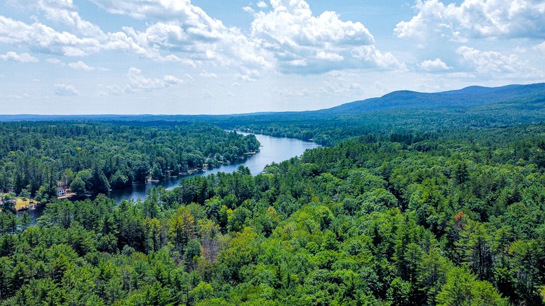 Cabins (United States of America, Corinth, New York)