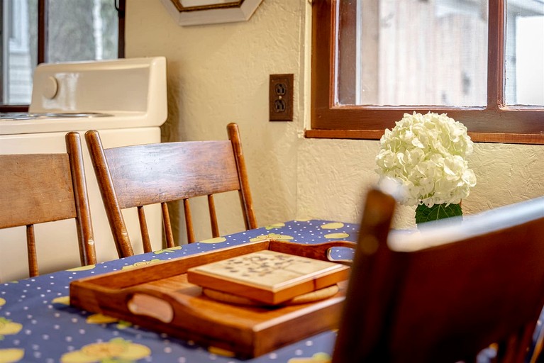 Tiny Houses (Canada, Leamington, Ontario)