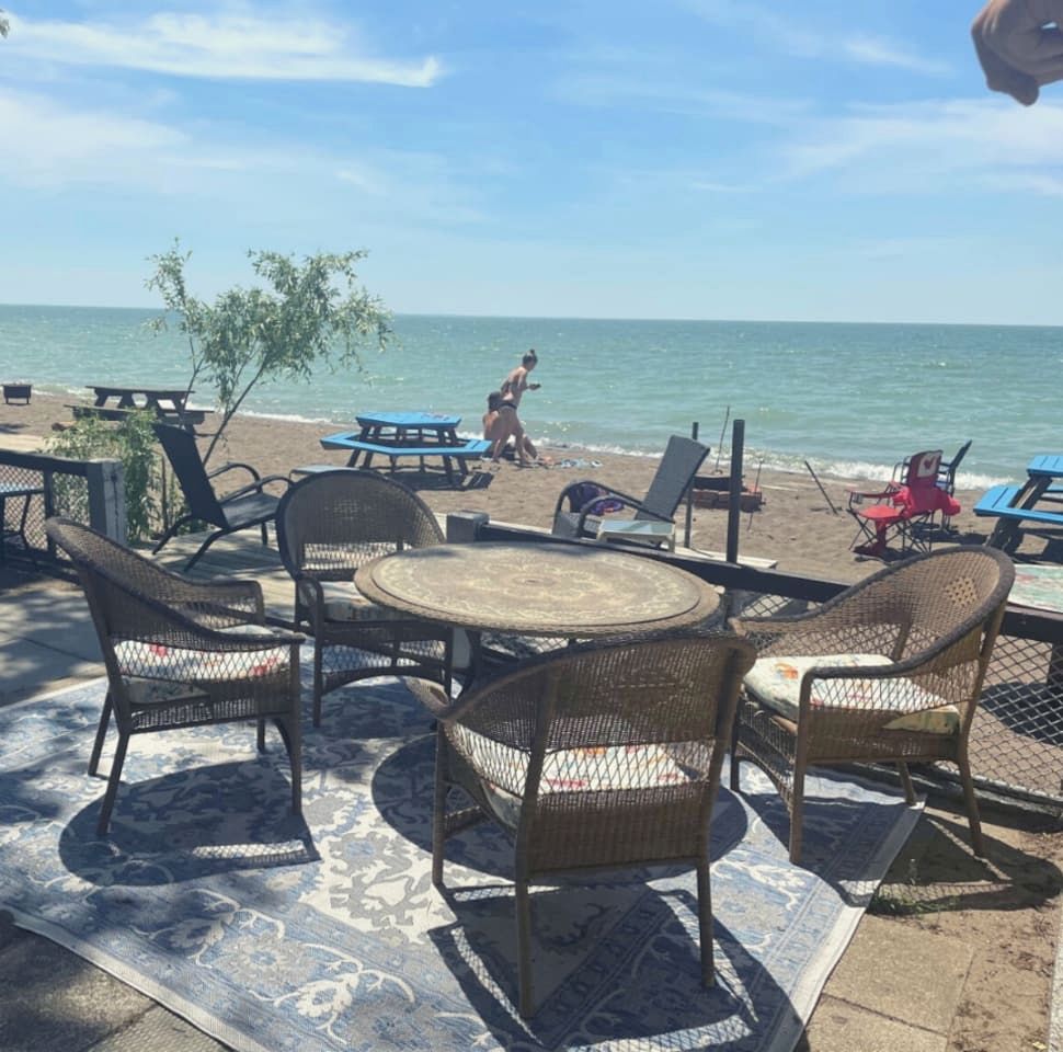 Waterfront Tiny House Ideal for a Relaxing Escape in Ontario