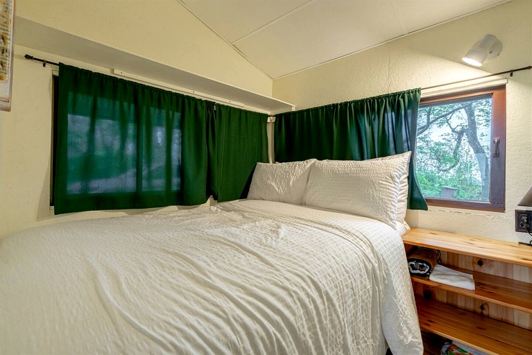 Tiny Houses (Canada, Leamington, Ontario)