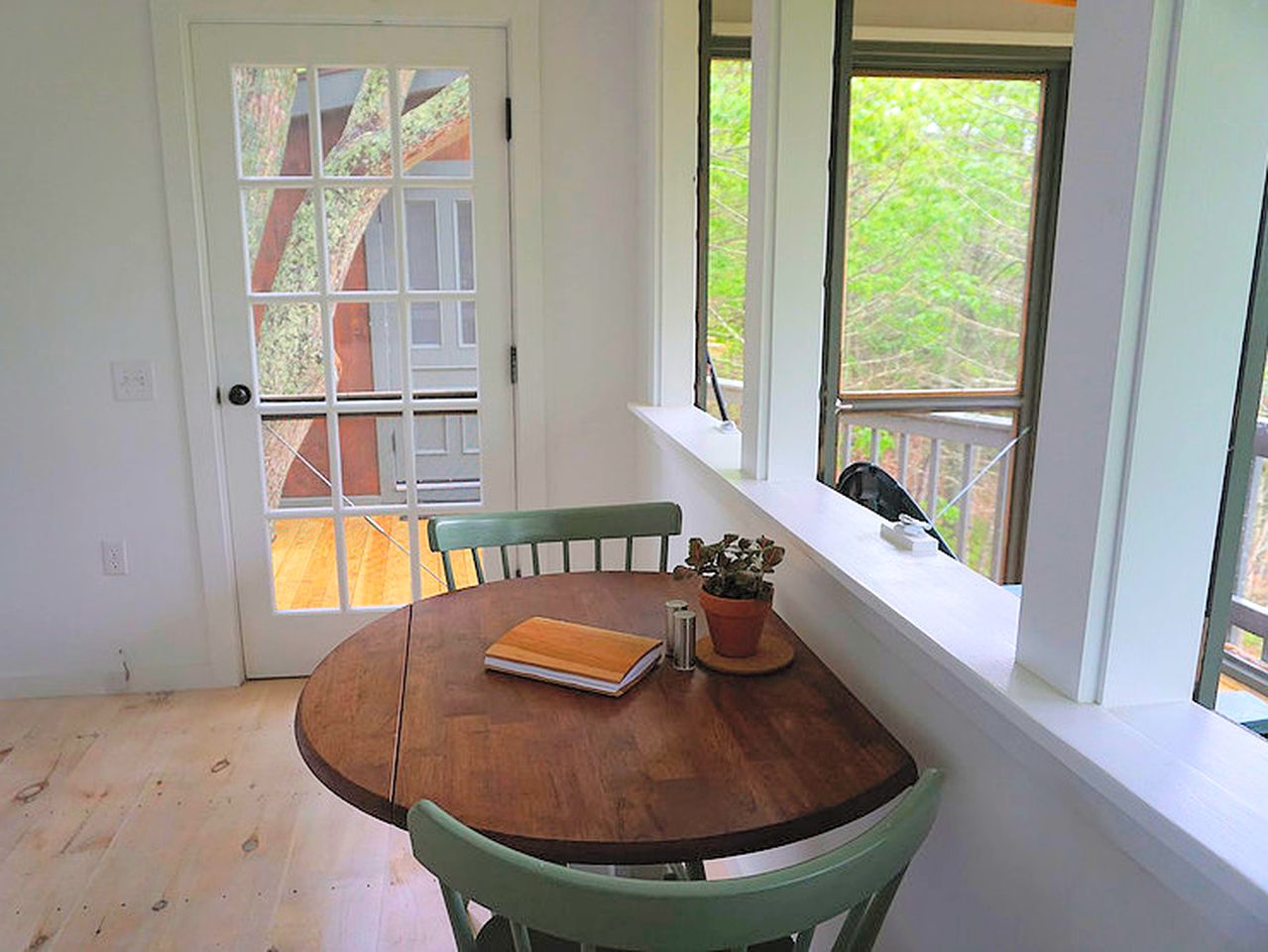 Tree House Rental Brunswick, Maine Glamping Hub