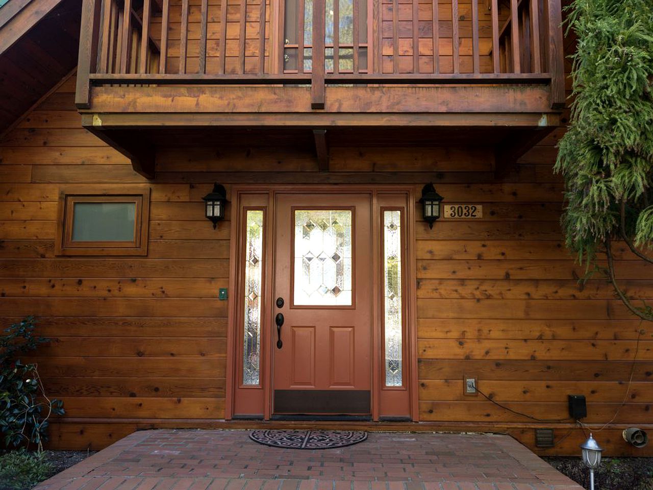 Waterfront Vacation Cabin on Lake Whatcom in Bellingham, Washington