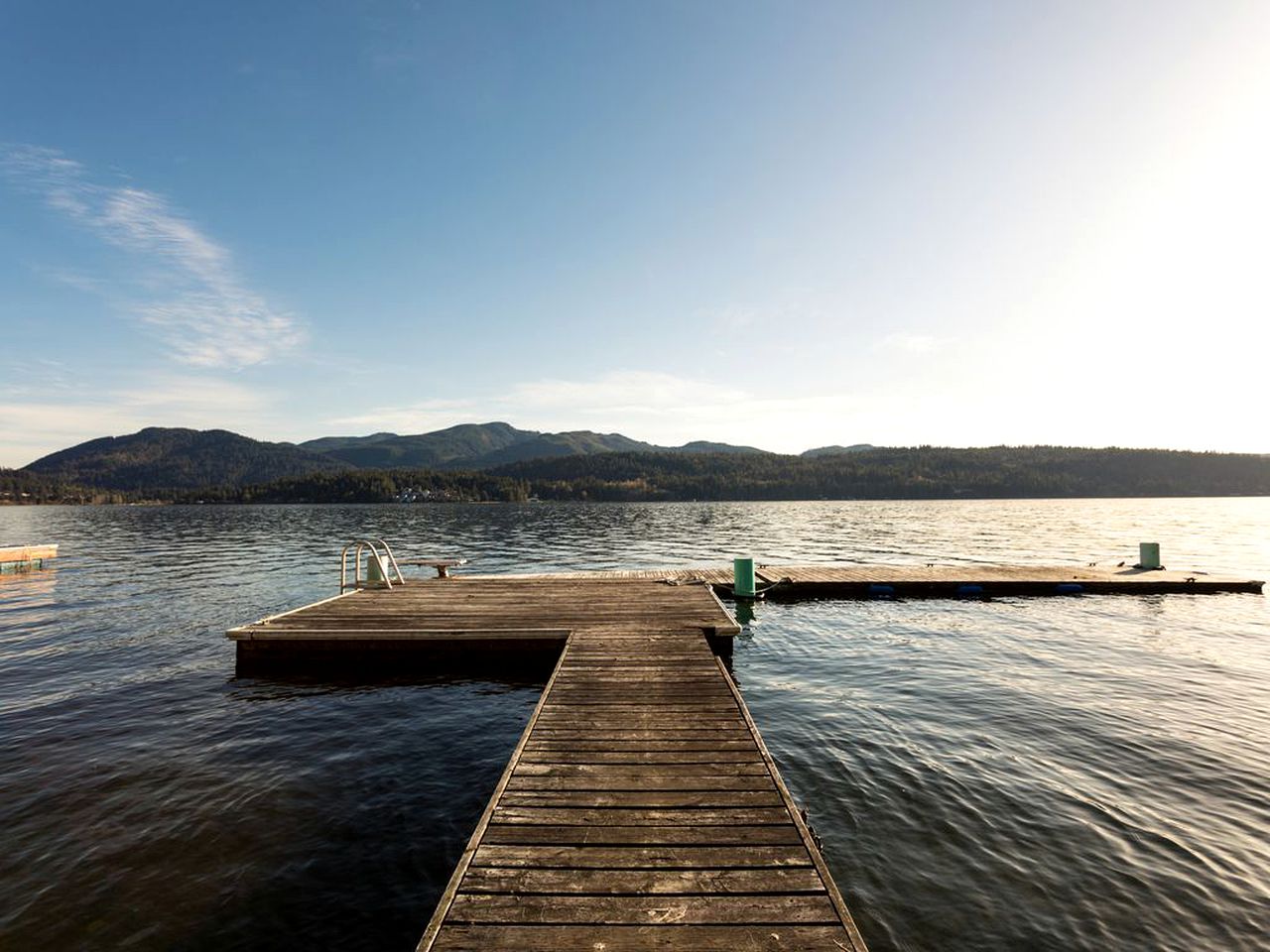Waterfront Vacation Cabin on Lake Whatcom in Bellingham, Washington