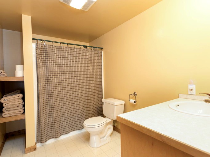 Cabins (Bellingham, Washington, United States)