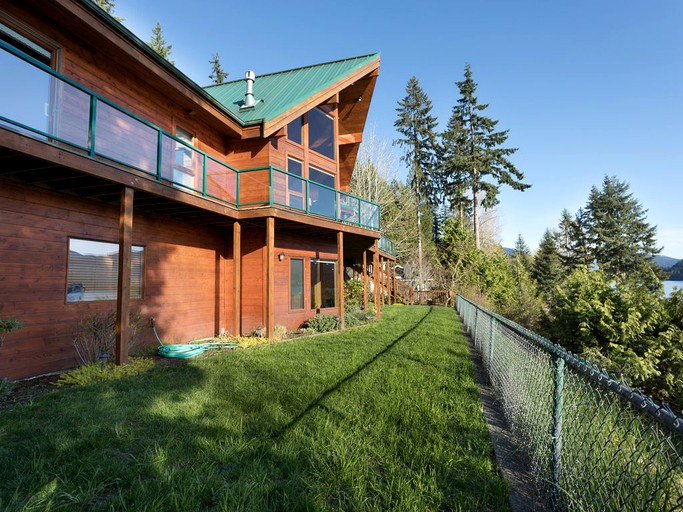 Cabins (Bellingham, Washington, United States)