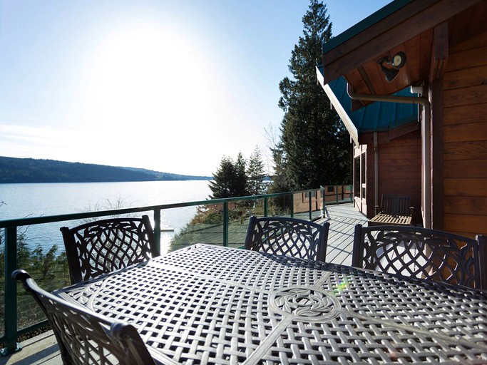 Cabins (Bellingham, Washington, United States)