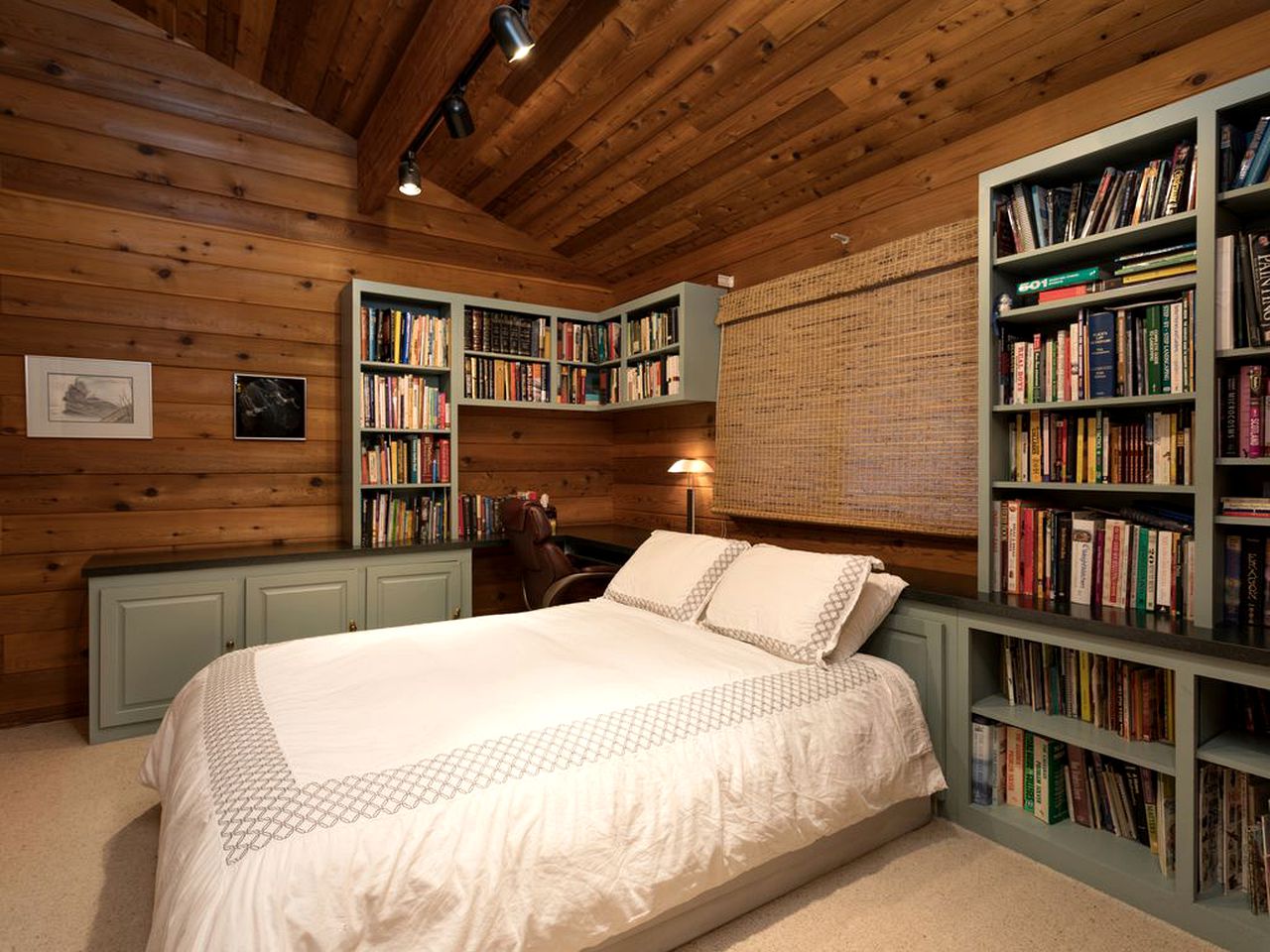 Waterfront Vacation Cabin on Lake Whatcom in Bellingham, Washington