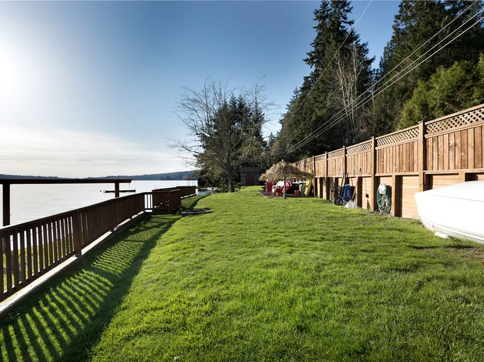 Cabins (Bellingham, Washington, United States)