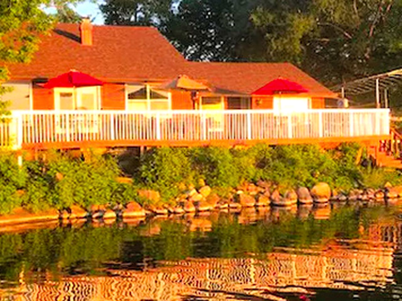 Getaway on Lost Island Lake, Iowa