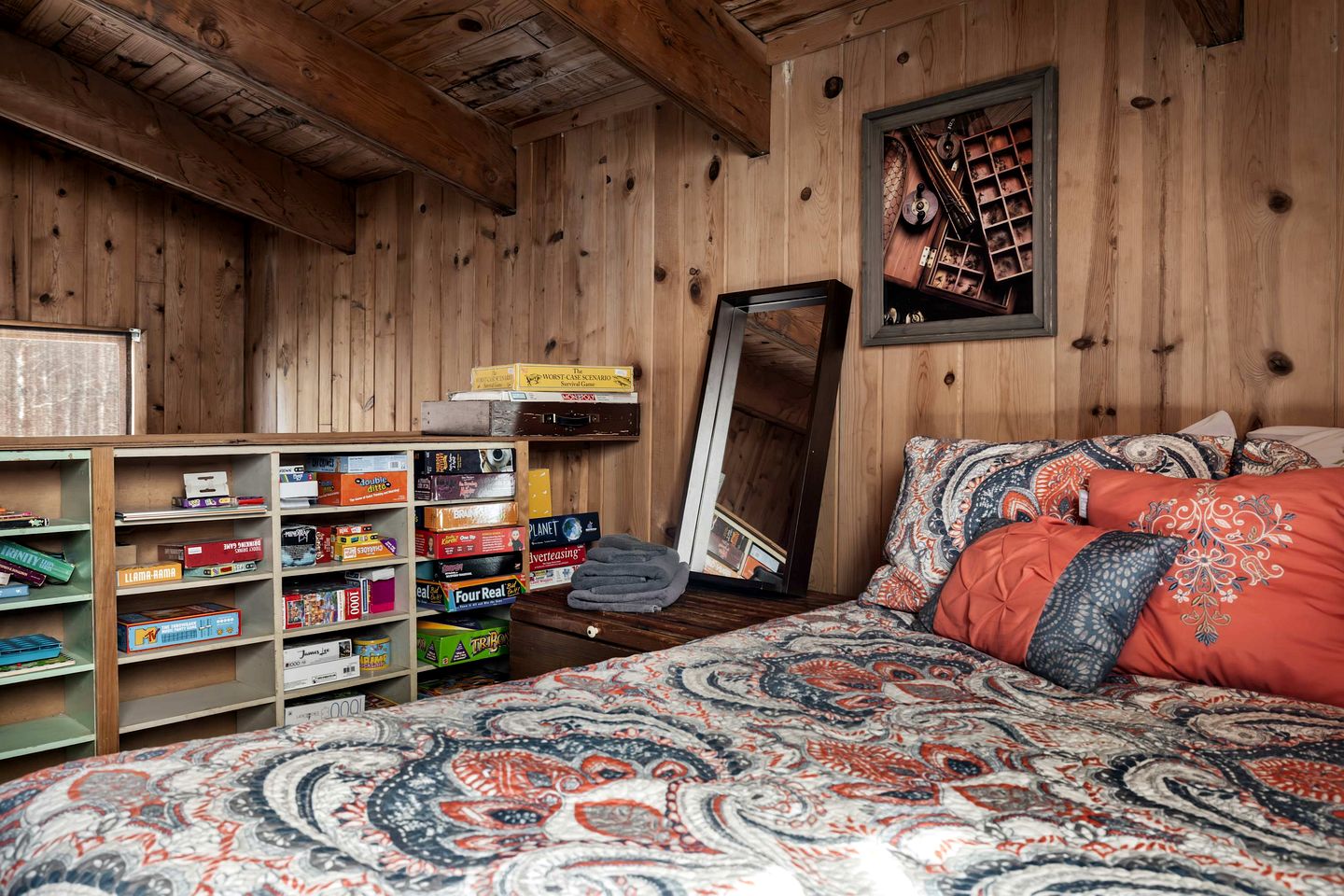Radiant Riverfront Cabin Sanctuary near Cacapon River in West Virginia