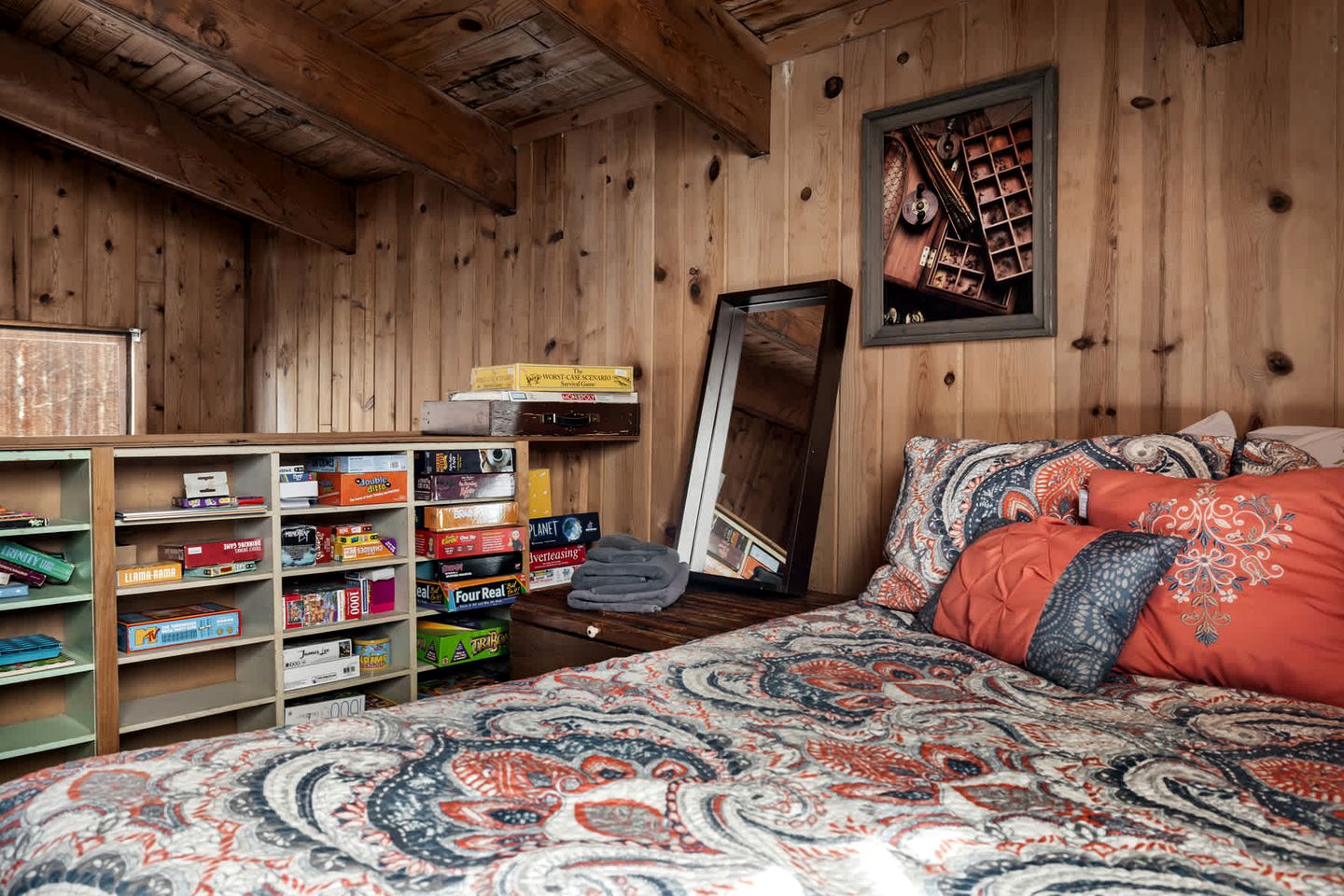 Radiant Riverfront Cabin Sanctuary near Cacapon River in West Virginia