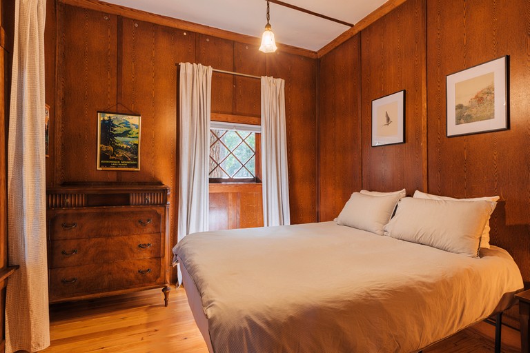 Cabins (United States of America, Corinth, New York)