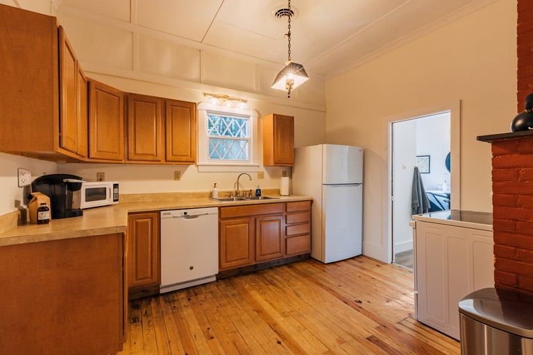 Cabins (United States of America, Corinth, New York)