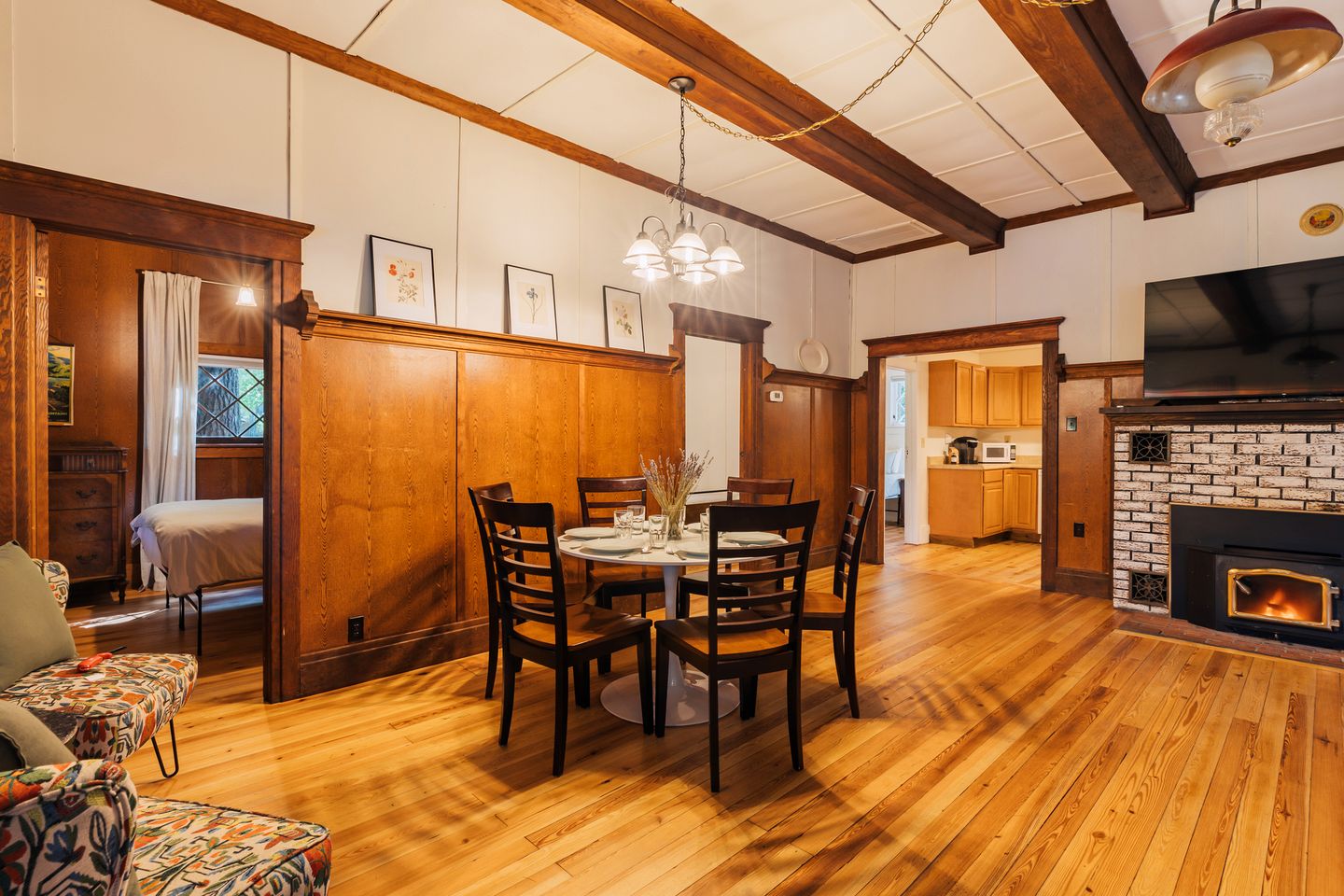 Spacious Waterfront Cabin with Private Dock Near Lake George & Saratoga Springs, Corinth, NY