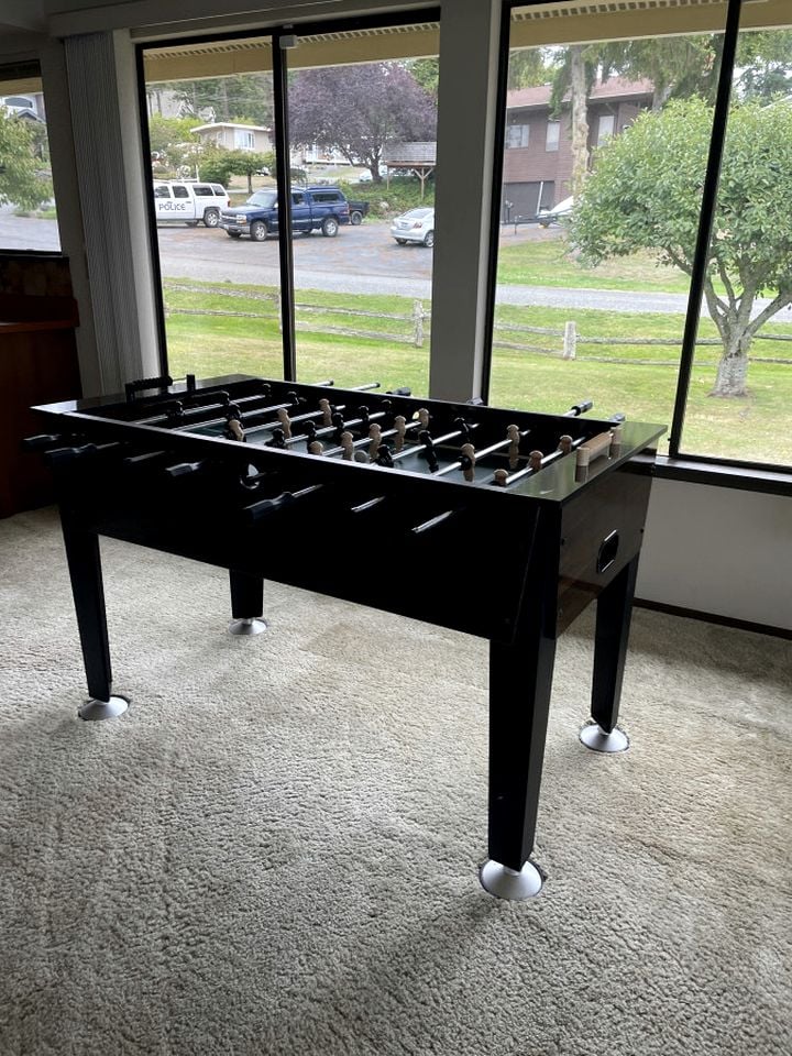 Waterfront Cottage with Large Deck, Foosball Table and Ping Pong Table in Washington